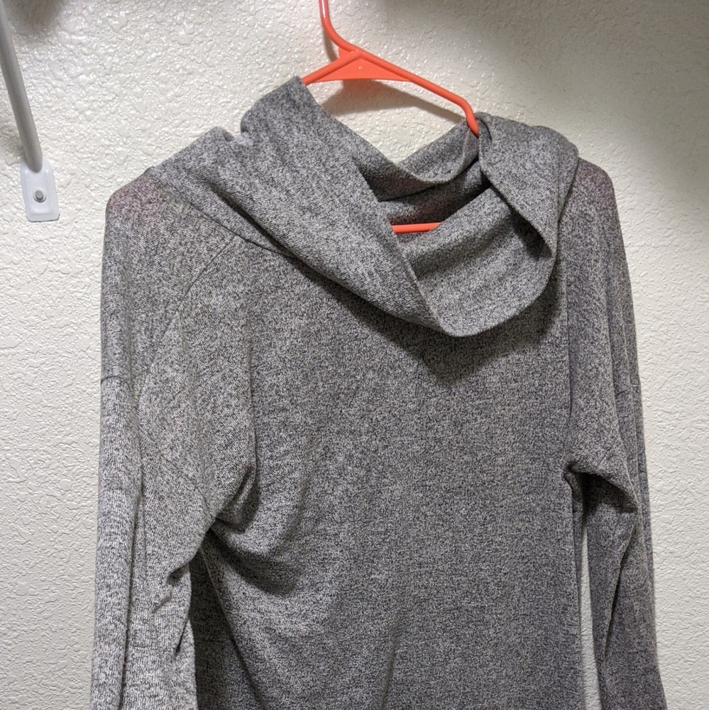 Soft thin turtle neck